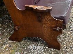 A Nigel Griffiths Oak Two Seater Leather Fireside Chair Settee Winged Armchair