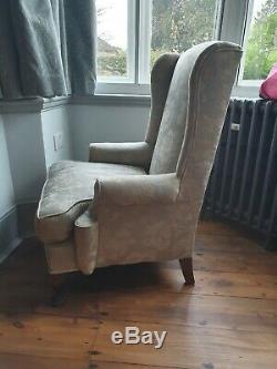 Antique Victorian Wing Back Fireside Chair In Good Condition