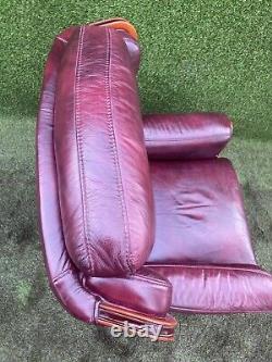 Reproduction Maroon Leather Fireside Wingback Carved Armchair Chesterfield